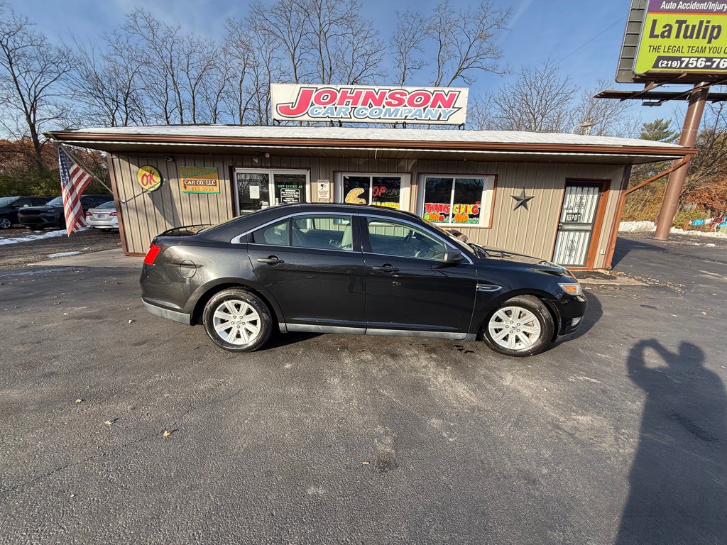 2011 Ford Taurus Image 2