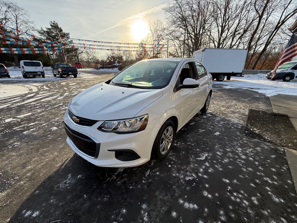 2017 Chevrolet Sonic Image 4