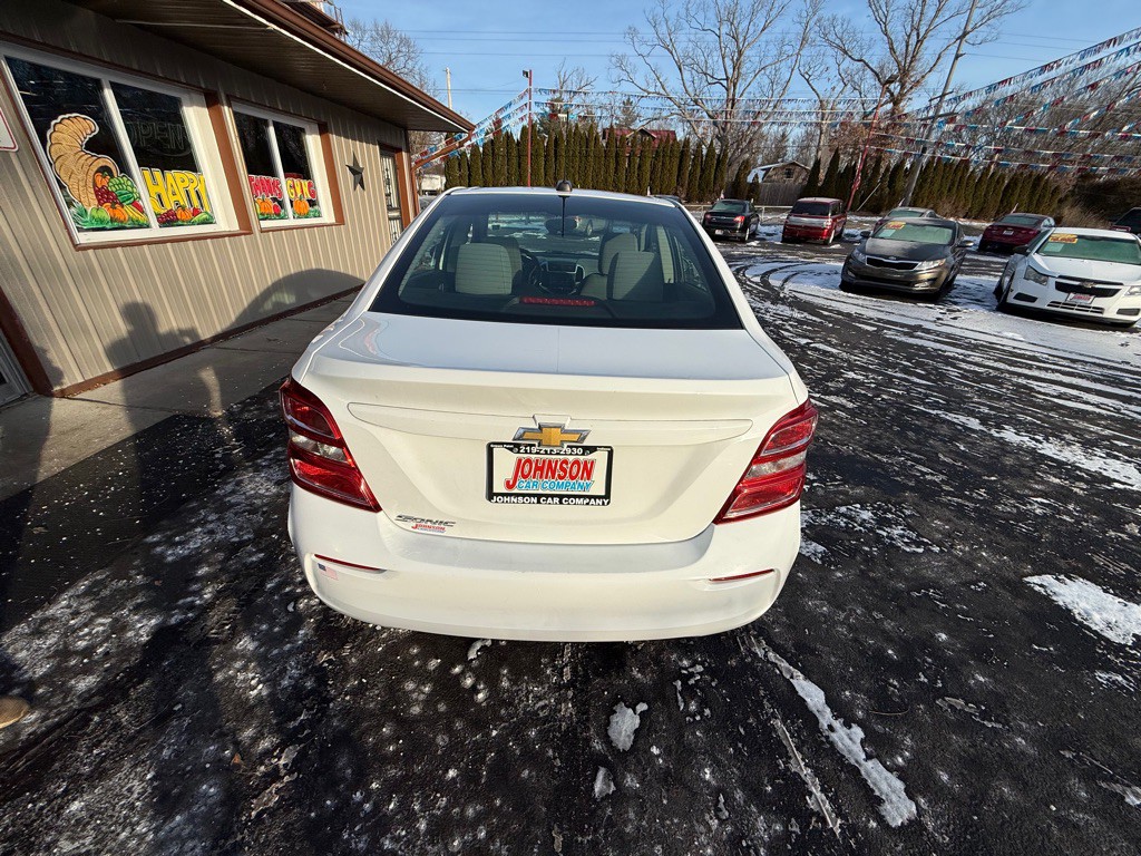 2017 Chevrolet Sonic Image 6