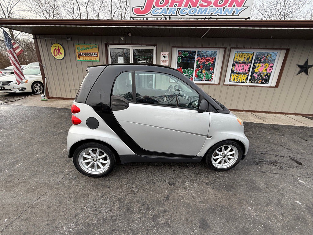 2009 smart fortwo Image 2
