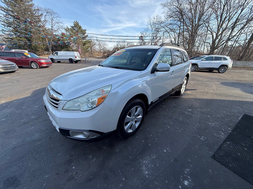 2011 Subaru Outback Image 4