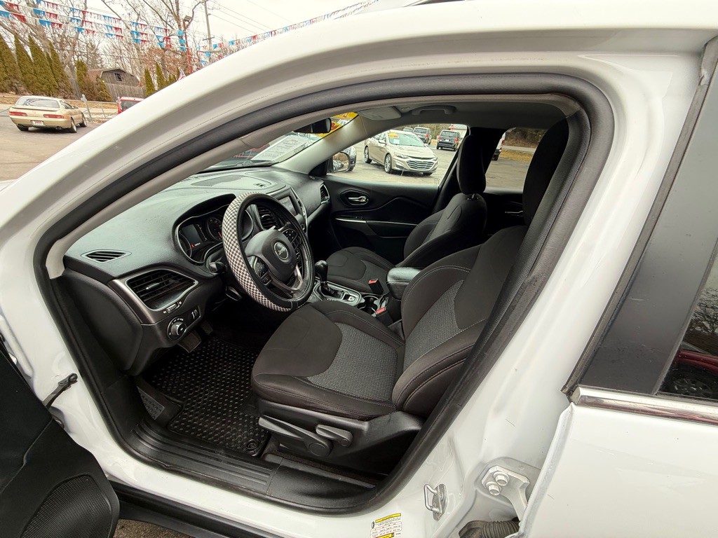 2019 Jeep Cherokee Image 7