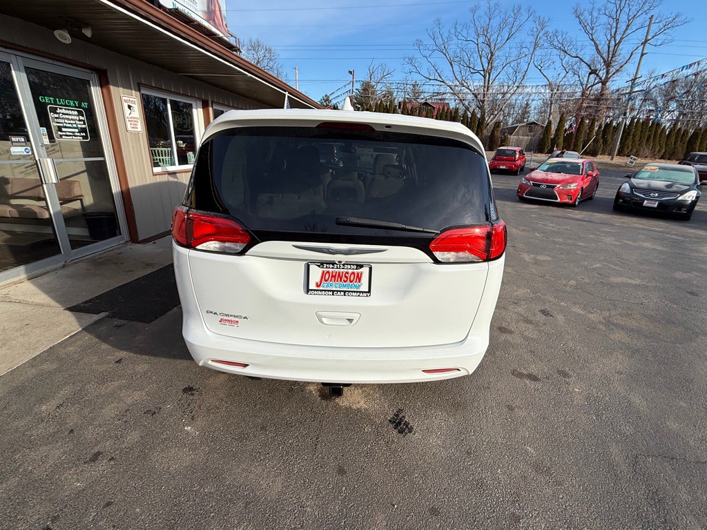 2017 Chrysler Pacifica Image 6