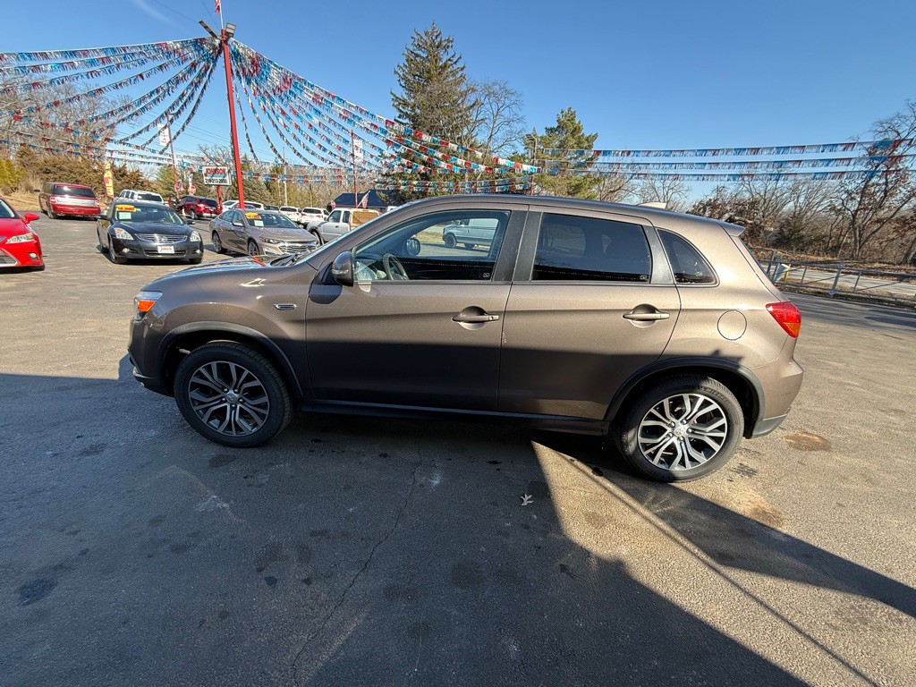 2018 Mitsubishi Outlander Image 5