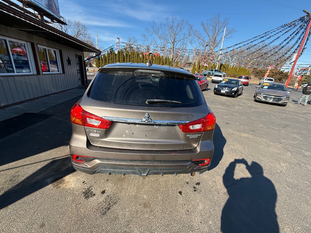 2018 Mitsubishi Outlander Image 6
