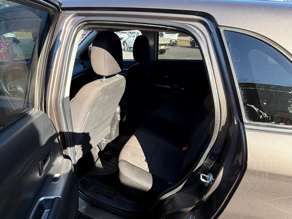 2018 Mitsubishi Outlander Image 8