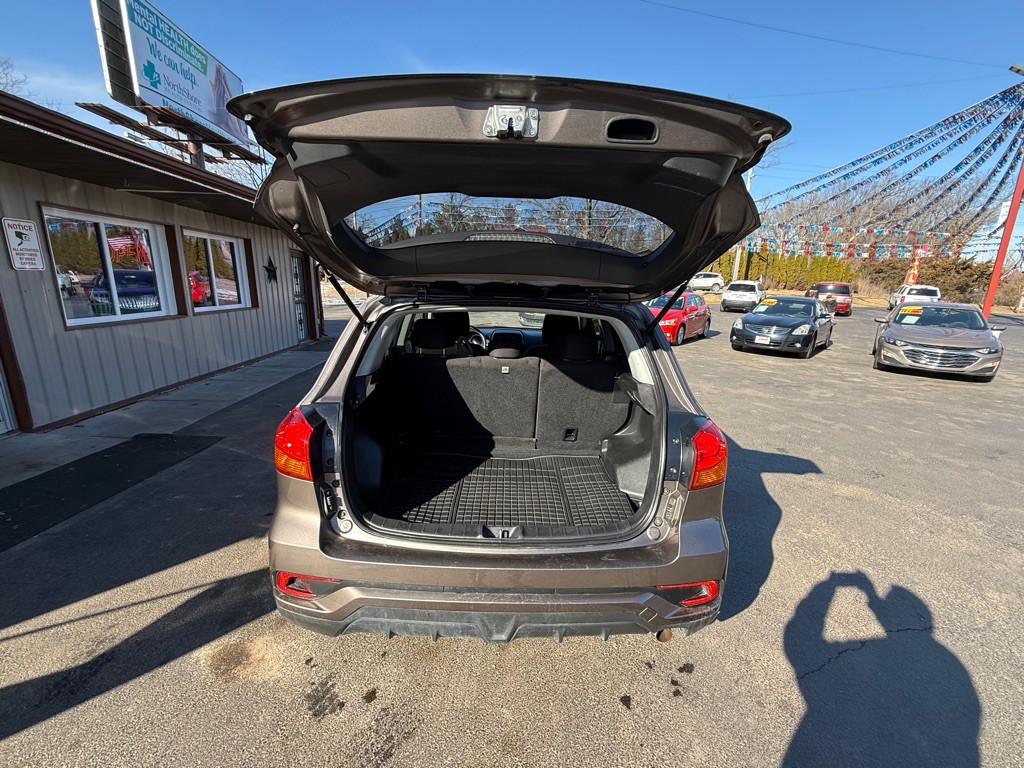 2018 Mitsubishi Outlander Image 9