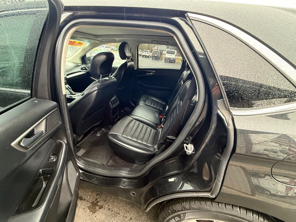 2015 Ford Edge Image 8