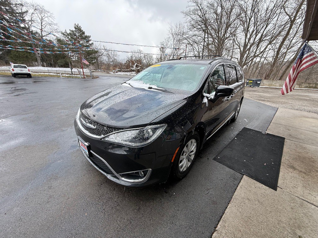 2017 Chrysler Pacifica Image 4