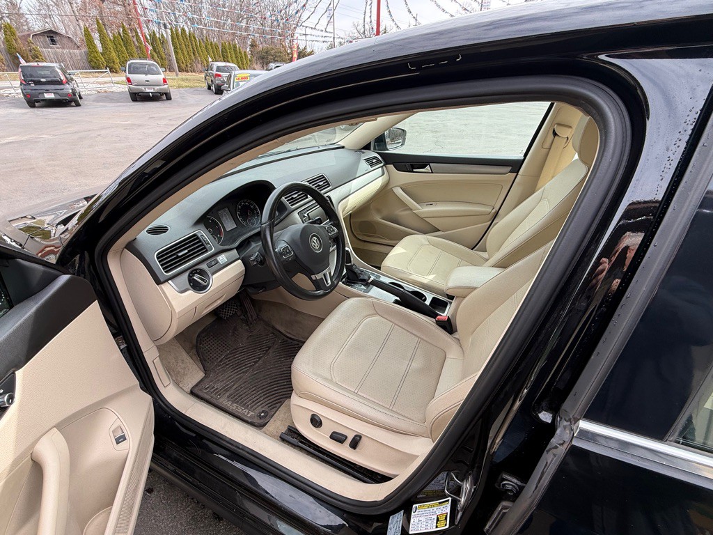 2014 Volkswagen Passat Image 7