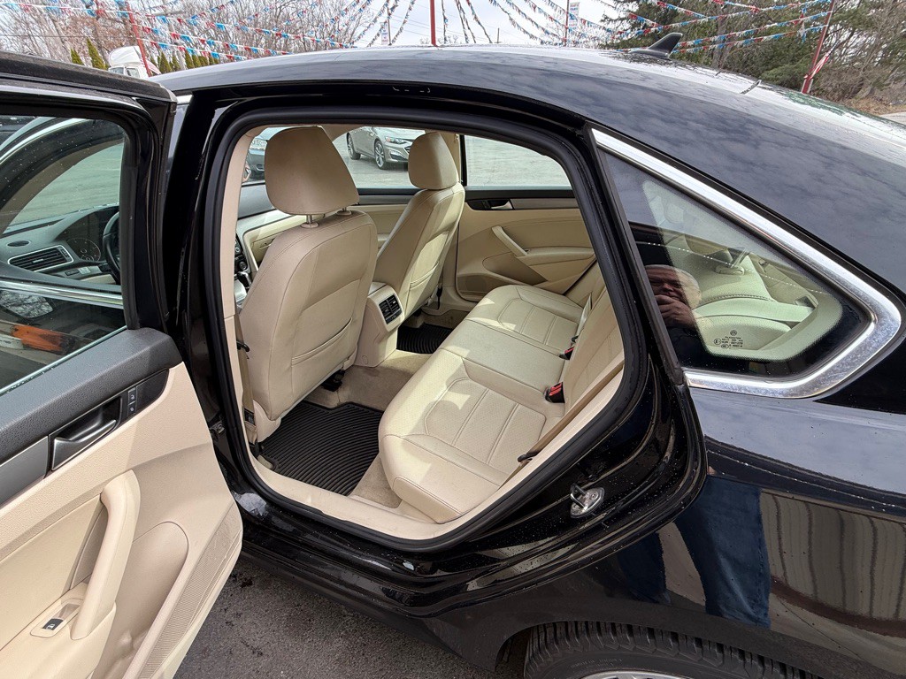 2014 Volkswagen Passat Image 8