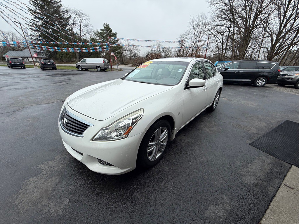 2015 INFINITI Q40 Image 4