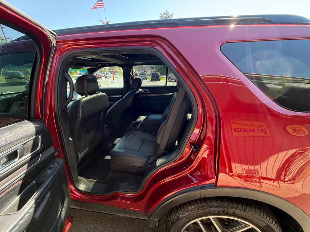 2017 Ford Explorer Image 8
