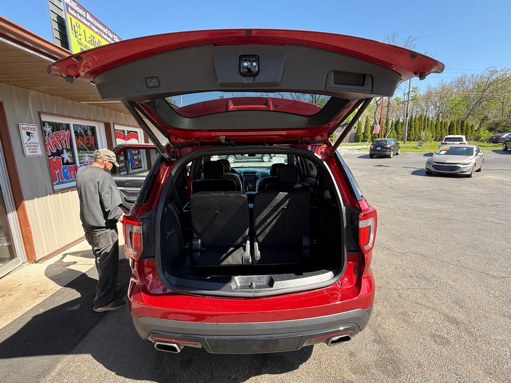 2017 Ford Explorer Image 9