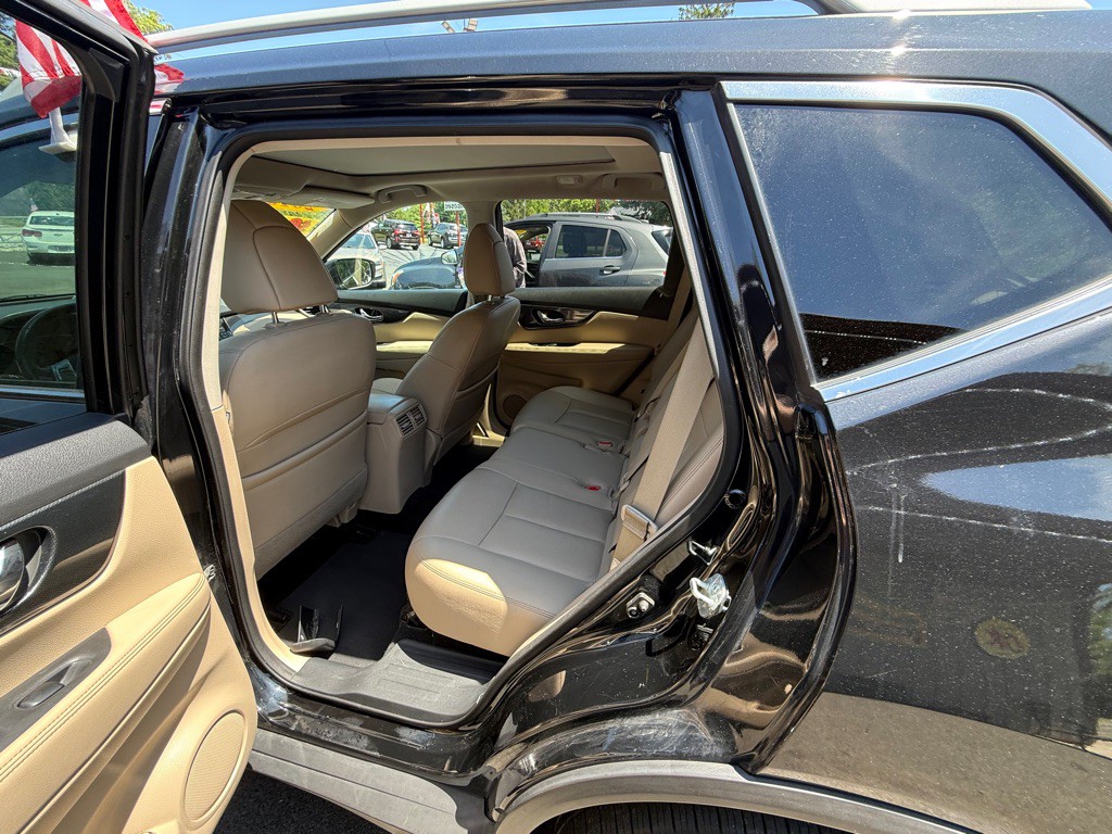 2016 Nissan Rogue Image 8