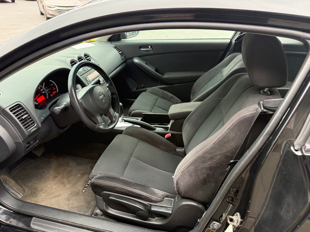 2010 Nissan Altima Image 7