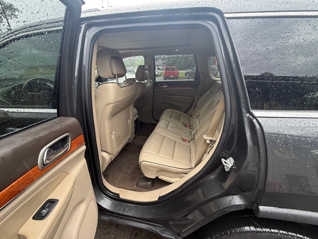 2011 Jeep Grand Cherokee Image 8