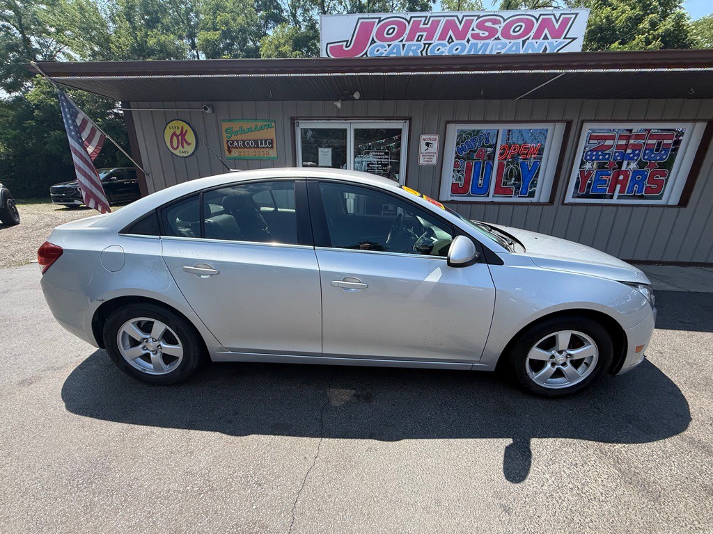 2014 Chevrolet Cruze Image 2