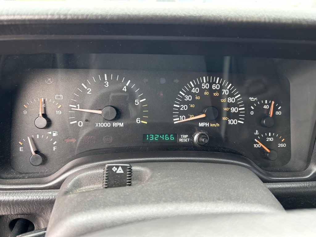 2000 Jeep Cherokee Image 6