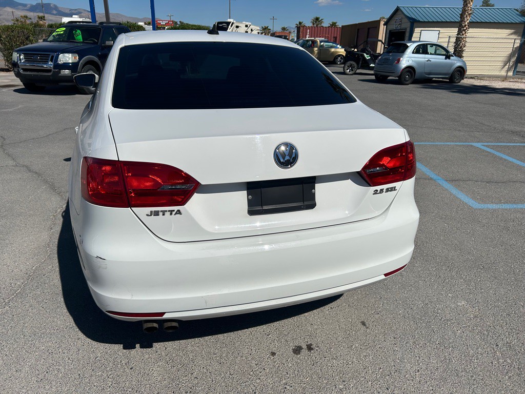 2013 Volkswagen Jetta Image 2