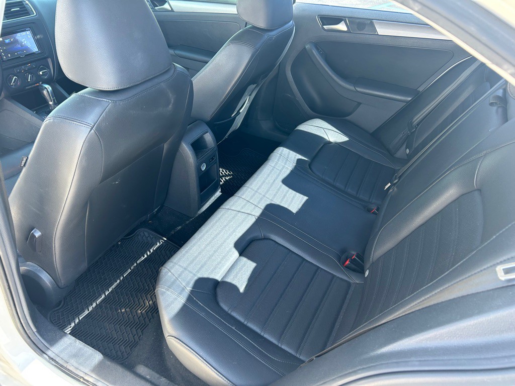 2013 Volkswagen Jetta Image 12