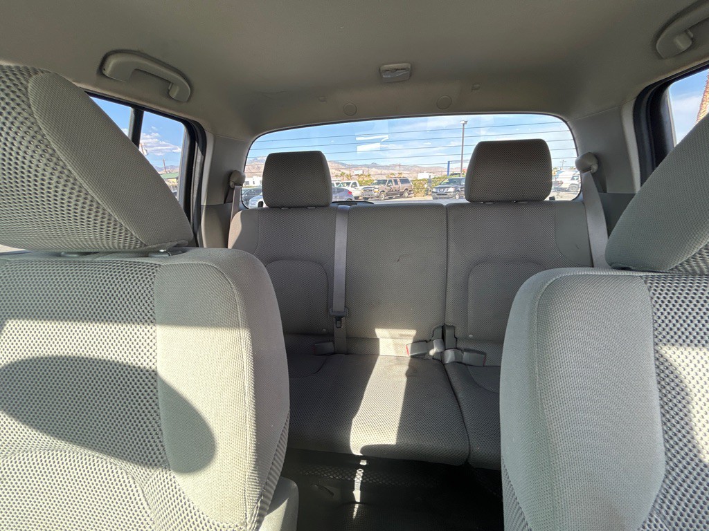 2010 Nissan Frontier Image 6