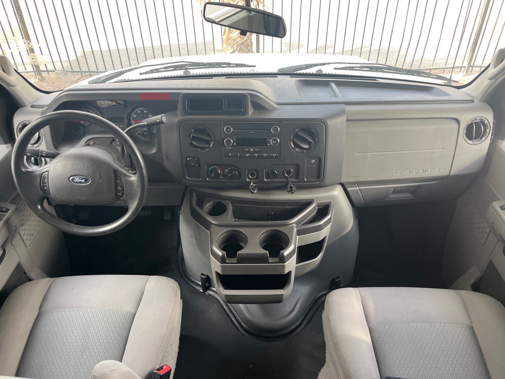 2016 Ford Econoline Image 3