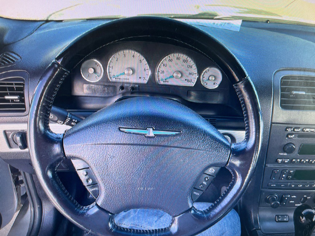 2004 Ford Thunderbird Image 3