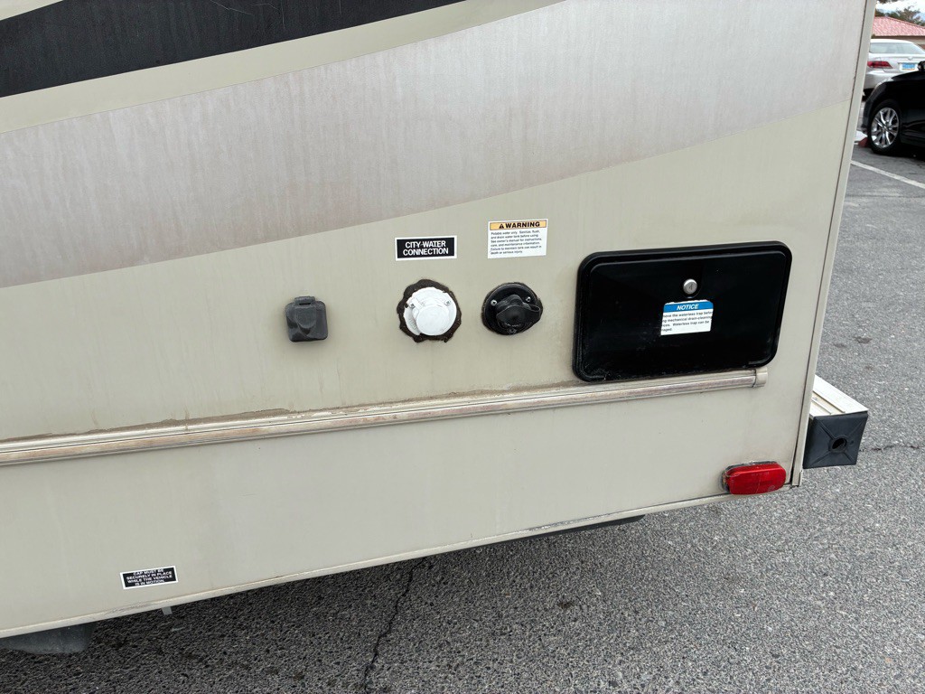 2018 Ford Econoline Image 8