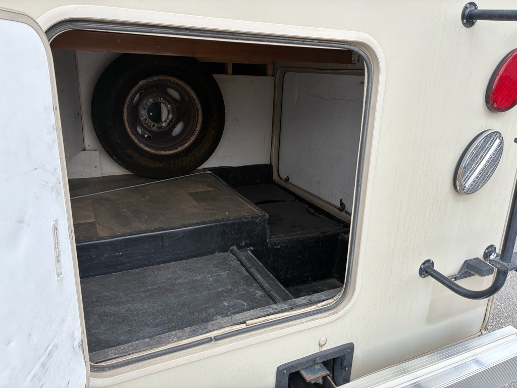 2018 Ford Econoline Image 10