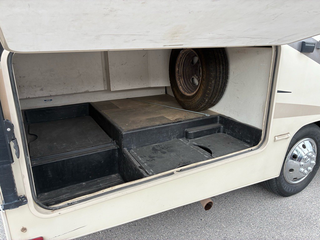 2018 Ford Econoline Image 11