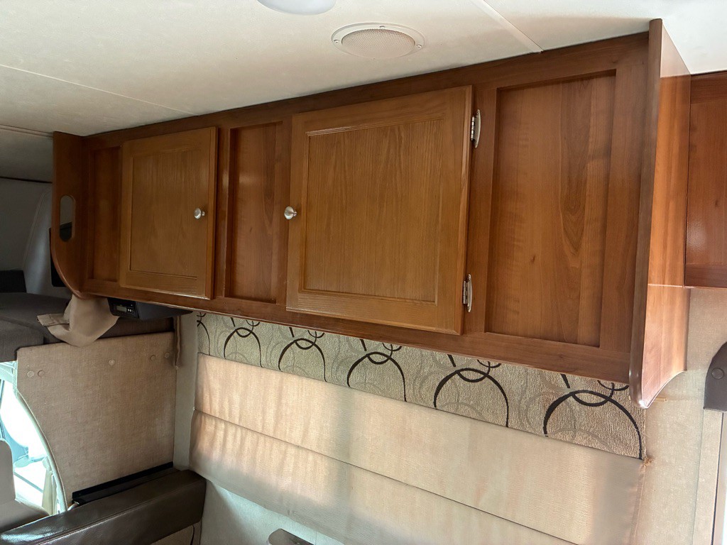 2018 Ford Econoline Image 16