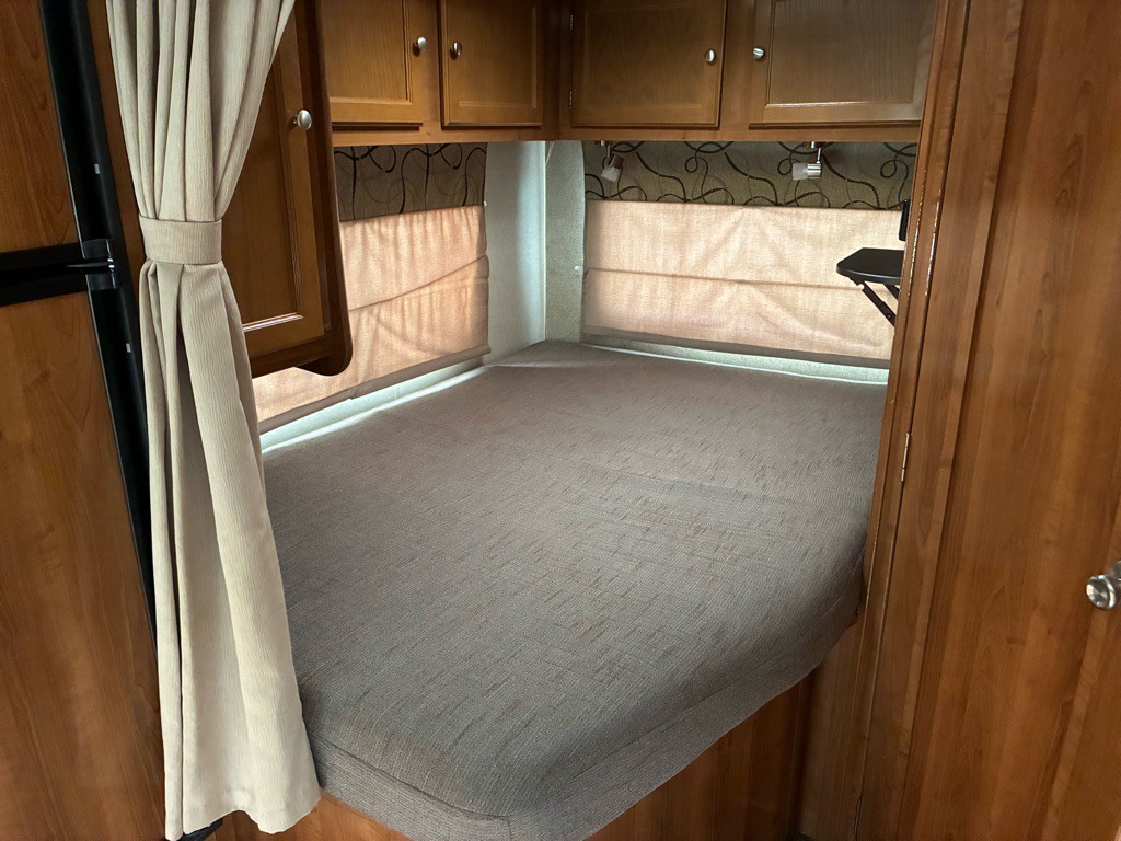 2018 Ford Econoline Image 19