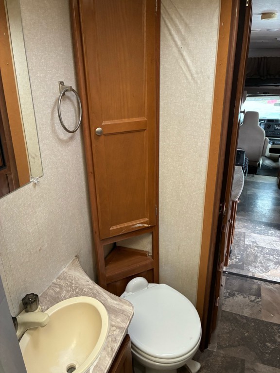 2018 Ford Econoline Image 22