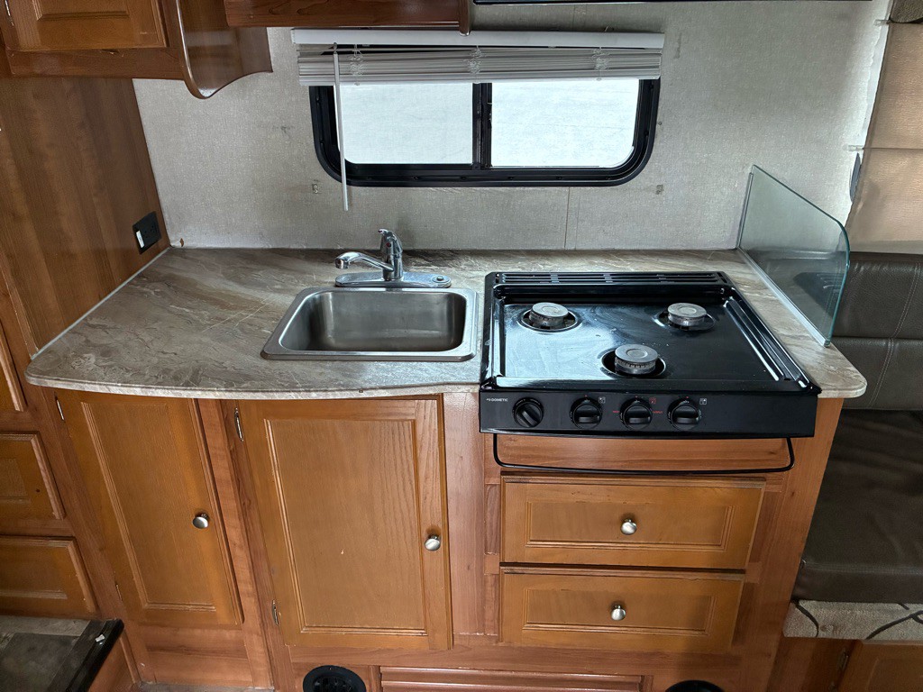 2018 Ford Econoline Image 25