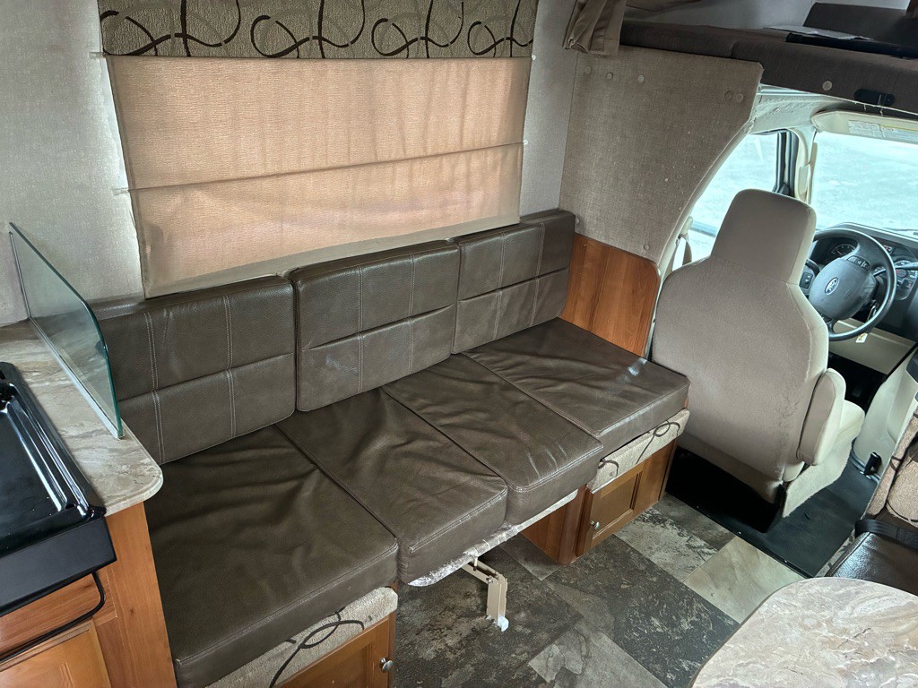 2018 Ford Econoline Image 26