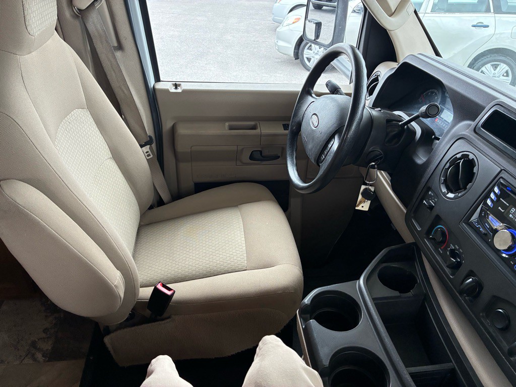 2018 Ford Econoline Image 31