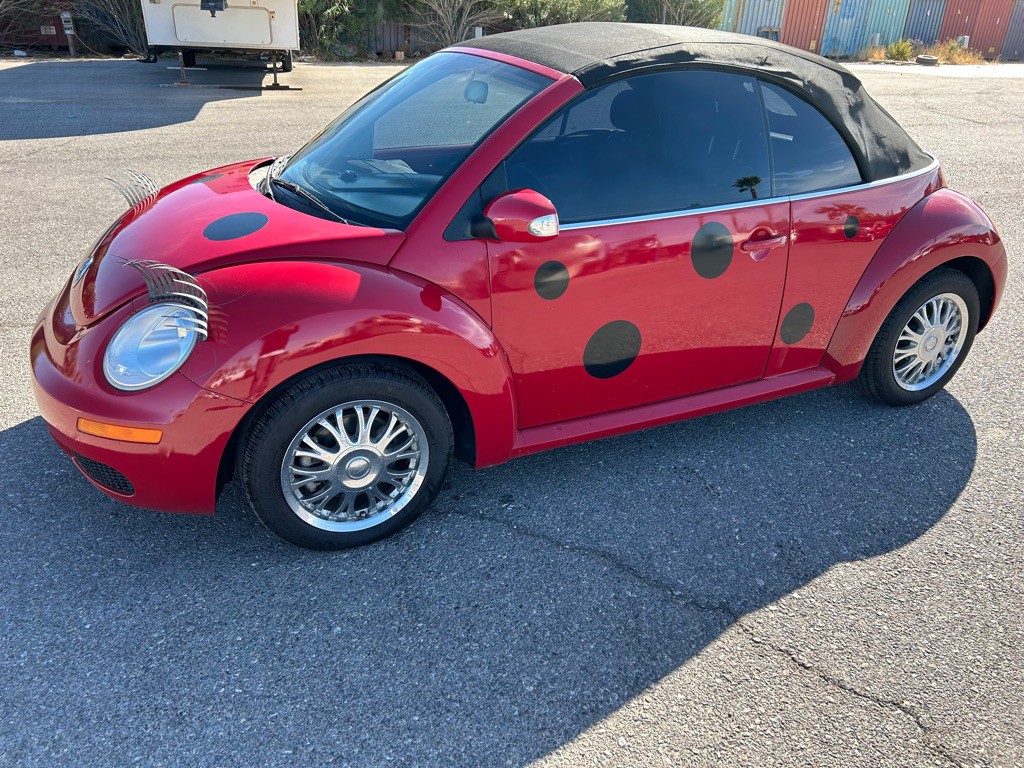 2006 Volkswagen Beetle Image 2