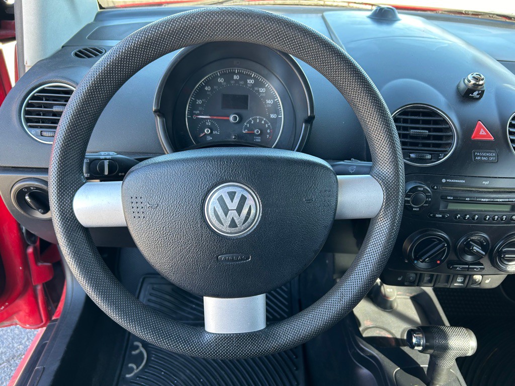 2006 Volkswagen Beetle Image 5