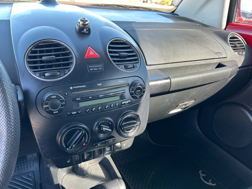 2006 Volkswagen Beetle Image 6