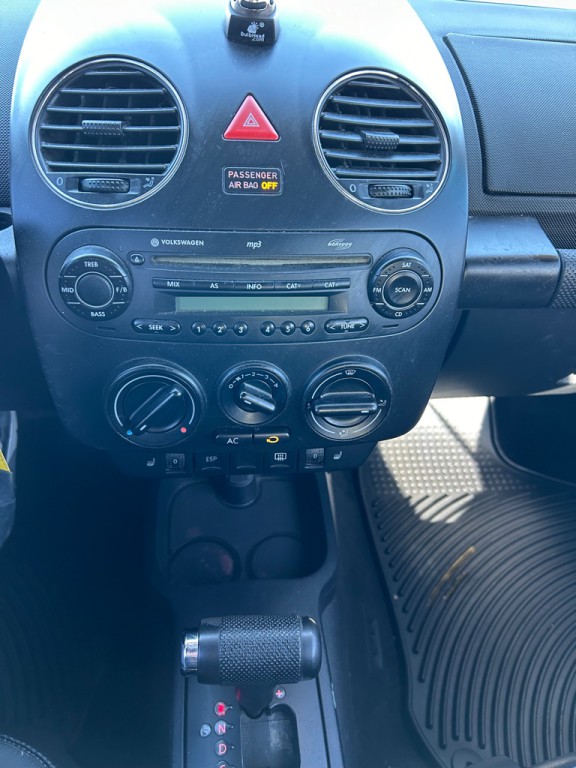 2006 Volkswagen Beetle Image 14