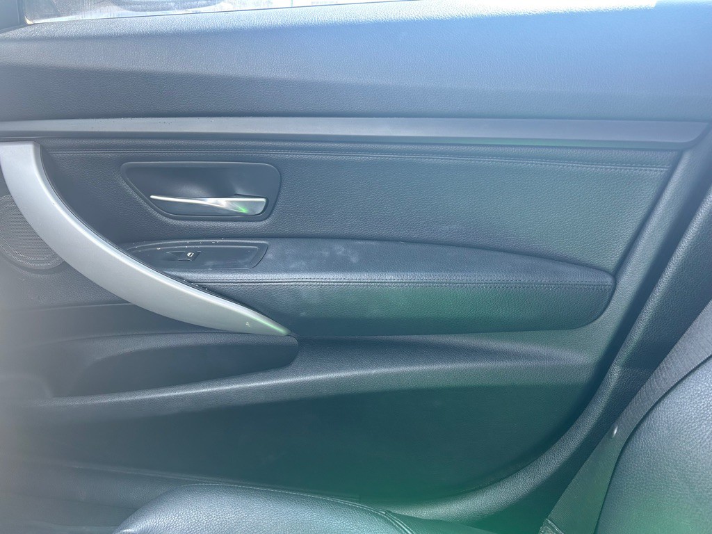 2014 BMW 3 Series Image 7