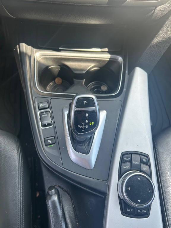 2014 BMW 3 Series Image 9