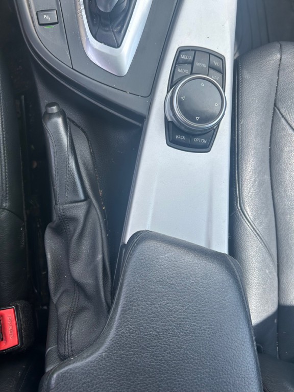 2014 BMW 3 Series Image 10