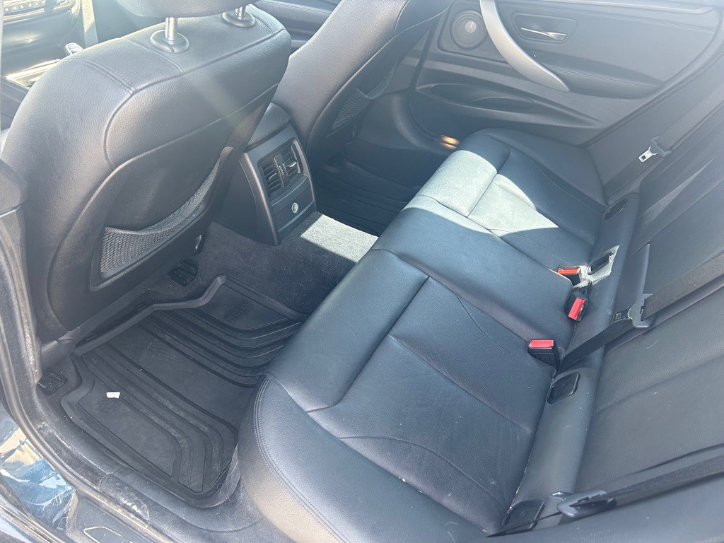 2014 BMW 3 Series Image 15