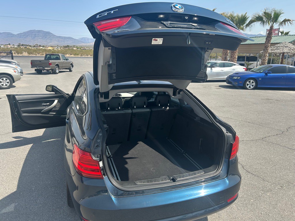 2014 BMW 3 Series Image 17