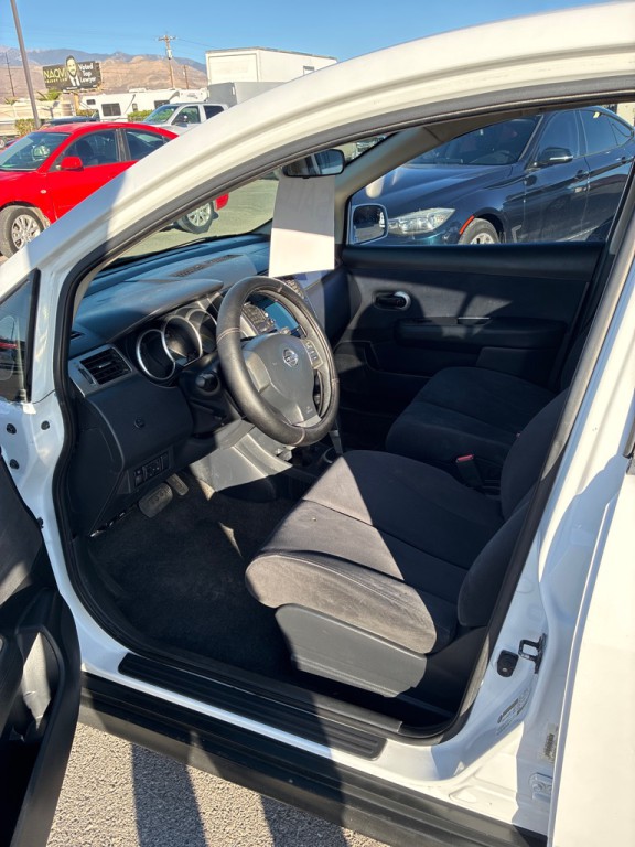 2008 Nissan Versa Image 5