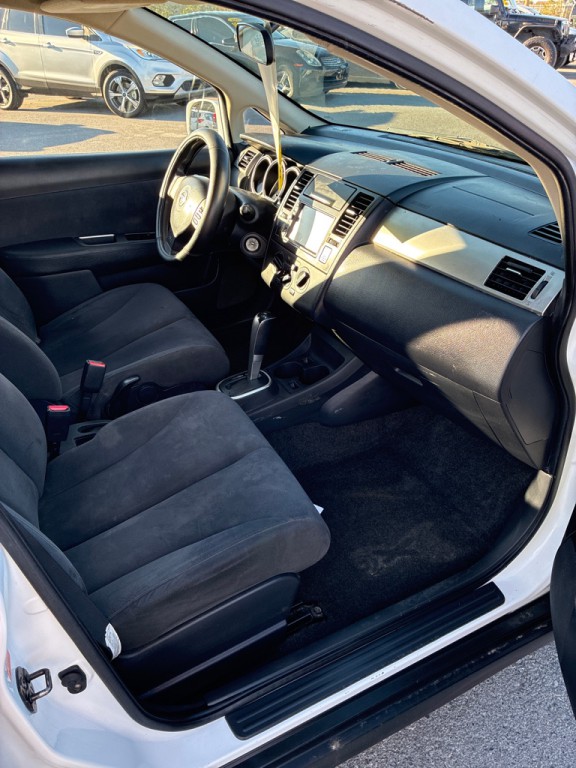 2008 Nissan Versa Image 6
