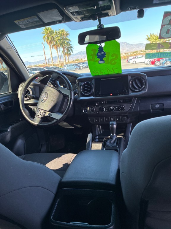2016 Toyota Tacoma Image 8