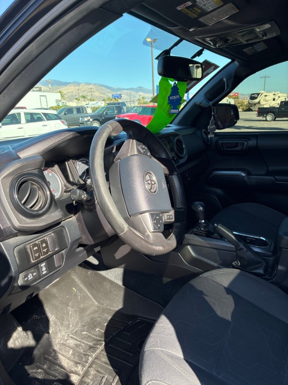 2016 Toyota Tacoma Image 11